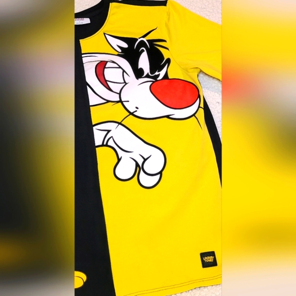 *SOLD* Tweety & Sylvester Top/T-shirt - Picture 6 of 7